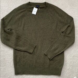 J. Crew Men's Sweater in Olive NWT
